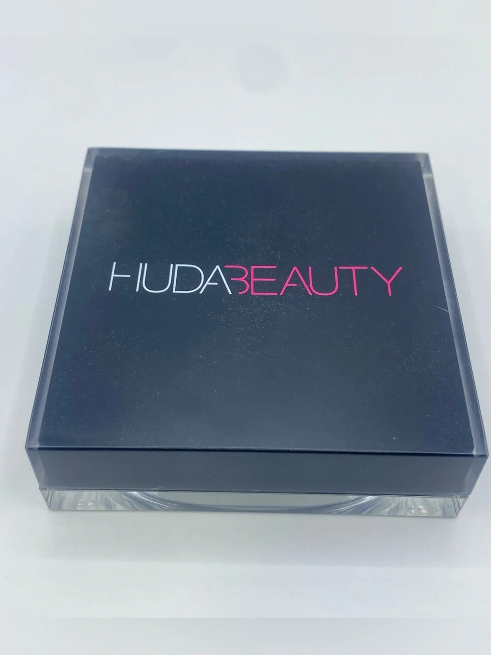 Huda Beauty Tantour‎ Contour Bronzer in Tan